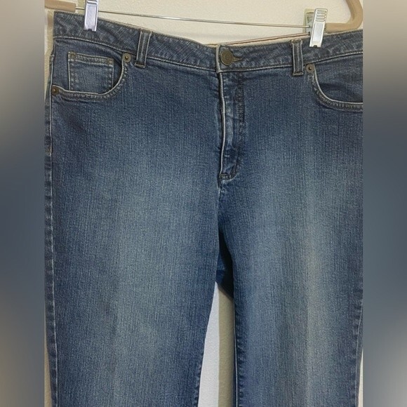 Lands’ End - High Rise Original Fit Modern Waist Boot Cut Jeans - size 12 P - Picture 5 of 7